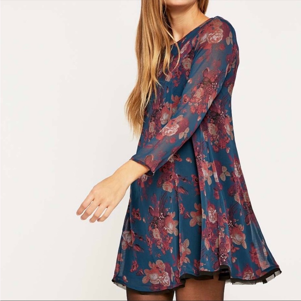 Kimchi Blue long sleeved mini dress size M